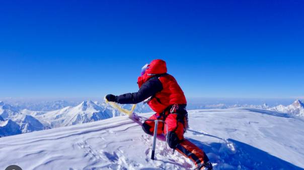 Chinese mountaineer dies while climbing down K2