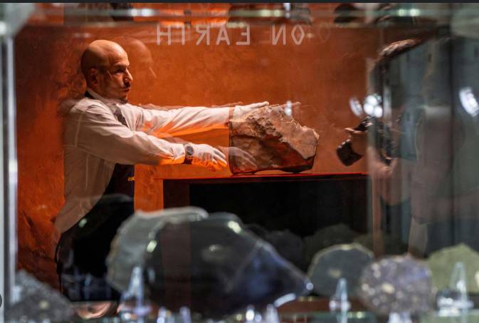 Auction of world's largest Mars meteorite sparks ownership debate