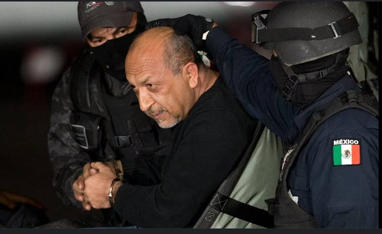 Mexico transfers 26 wanted fugitives to US
