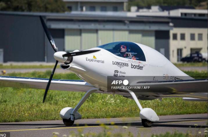 Swiss pilot surpasses solar-powered plane altitude record