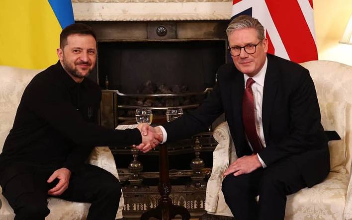 Zelensky in London to meet PM ahead of US-Russia summit