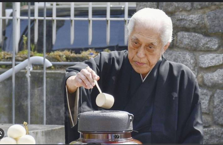 Japan's grand tea master Sen Genshitsu dies at 102