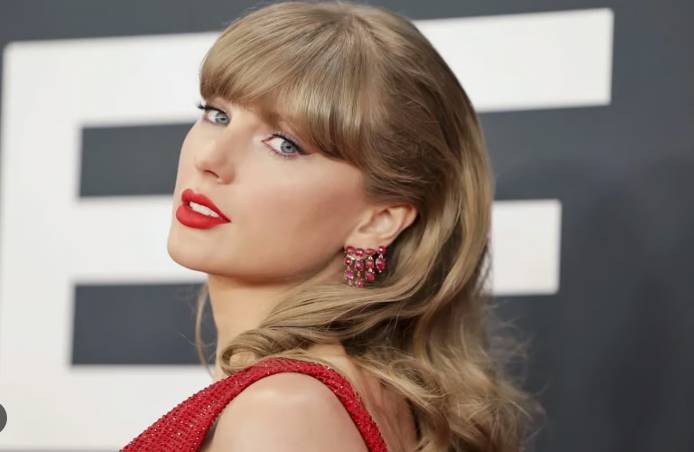 Taylor Swift sets October release for new album