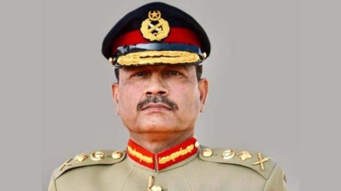 Army Chief orders comprehensive support for flood-hit KP, dedicates troops, rations and salaries