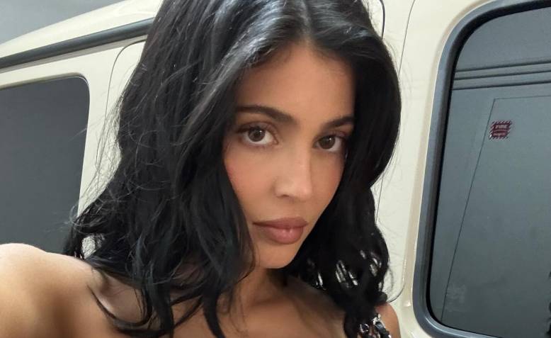 Kylie Jenner enjoys night out with Kendall, Hailey Bieber, Bella Hadid amid Timothée Chalamet split rumors