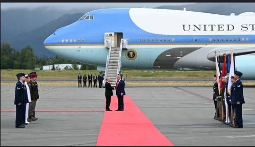 Made-for-TV pageantry as Trump brings Putin in from cold
