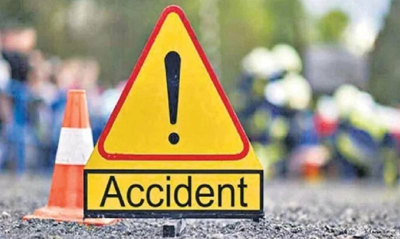 Three dead, two injured in Thatta road accident