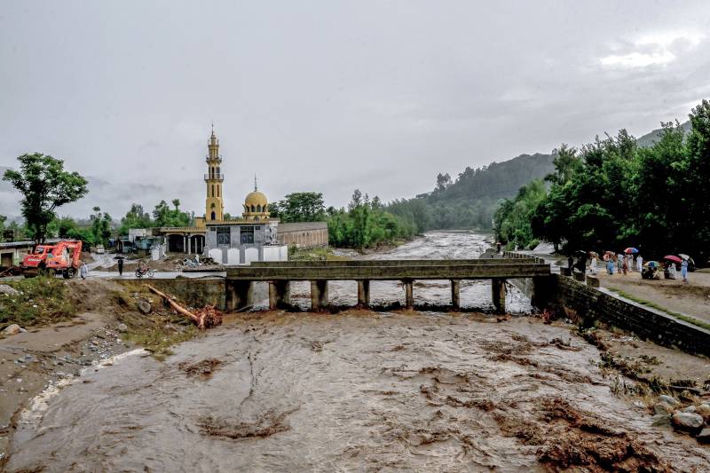 Rain rage lashes KP, Azad Kashmir, Islamabad, triggering flood alerts