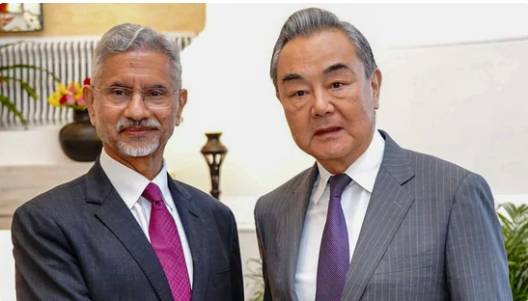 China's top diplomat hails 'positive trend' in relations with India