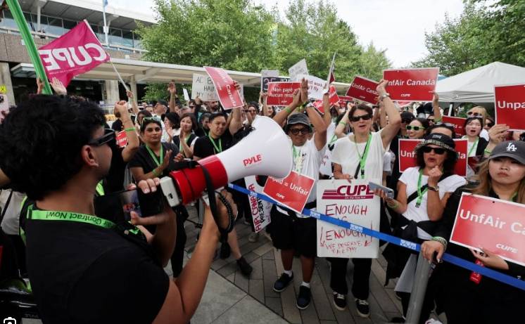 Air Canada flight attendants vow to defy back-to-work order