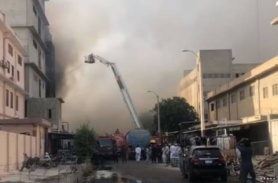 Fire breaks out in Karachi chemical warehouse