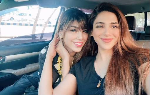 Sonya Hussaiyn impressed by sister's massive bouquet