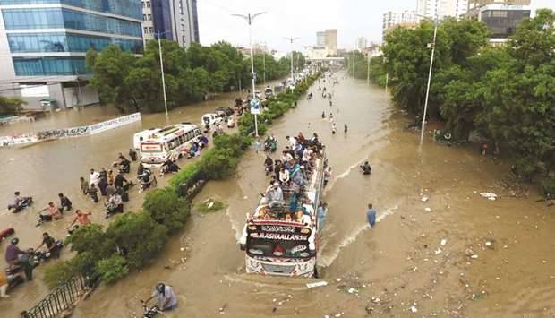 Problems multiply as fresh heavy rain pounds Karachi