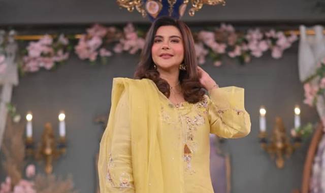 Nida Yasir stuck in rain water for four hours