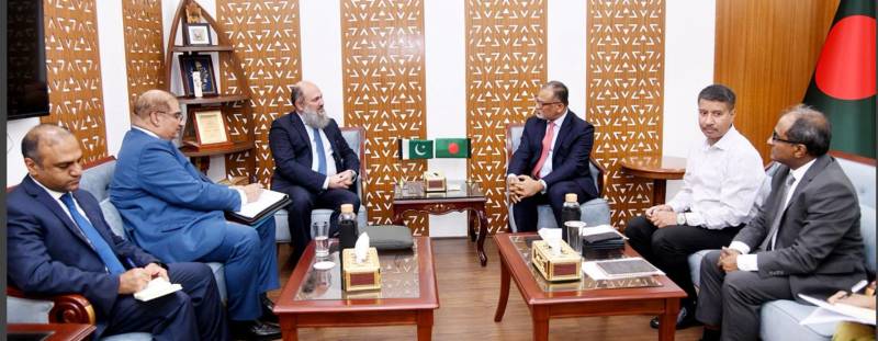Pakistan and Dhaka ministers discuss ways to boost bilateral cooperation