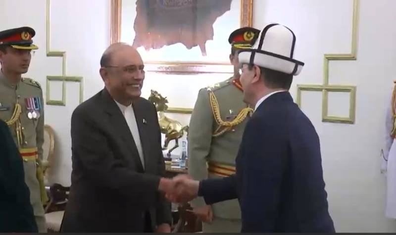 Envoys of five countries present credentials to President Zardari