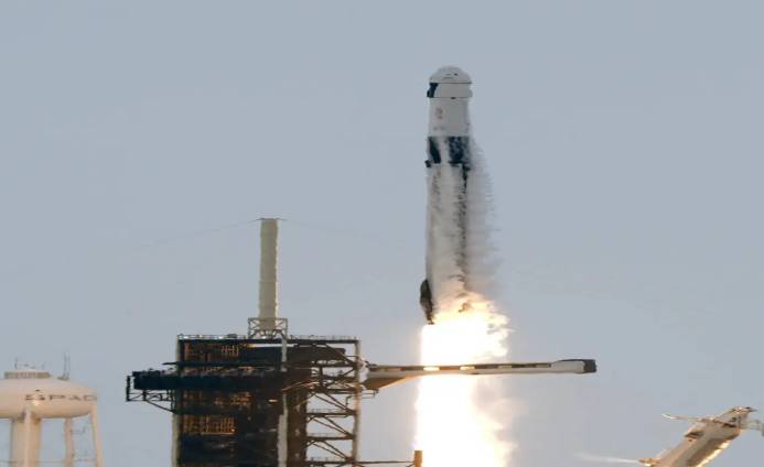 SpaceX launches secretive US military spacecraft