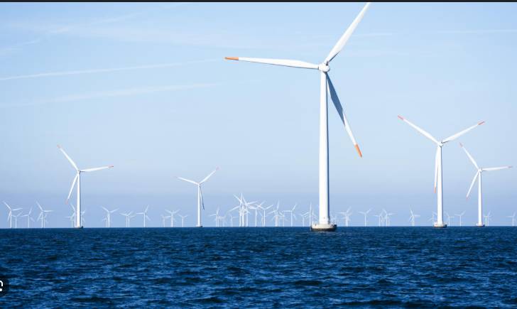 US halts work on huge, nearly complete offshore wind farm