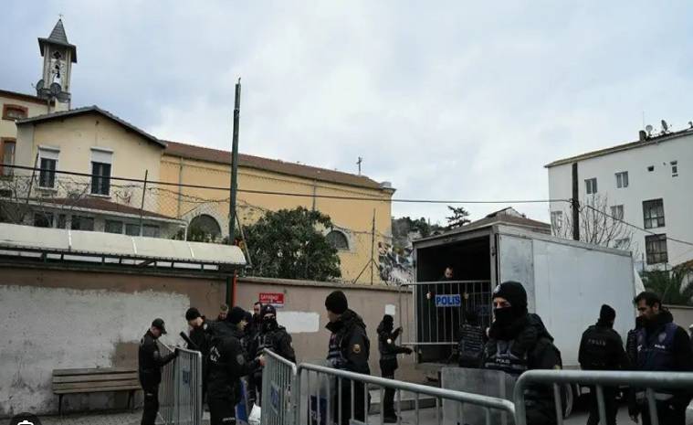 Two Dutch teens found dead in Istanbul hotel