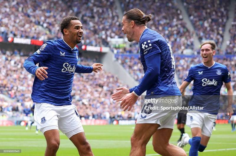 Everton beat Brighton in new stadium opener