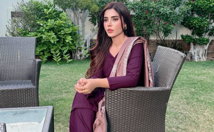 Fans mock Aamna Malick for photos in bold outfits 