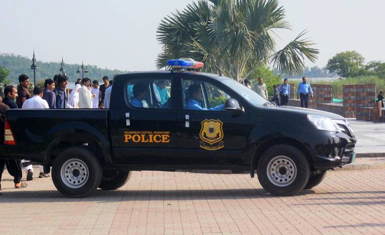 Gunmen attack police raiding team in Islamabad