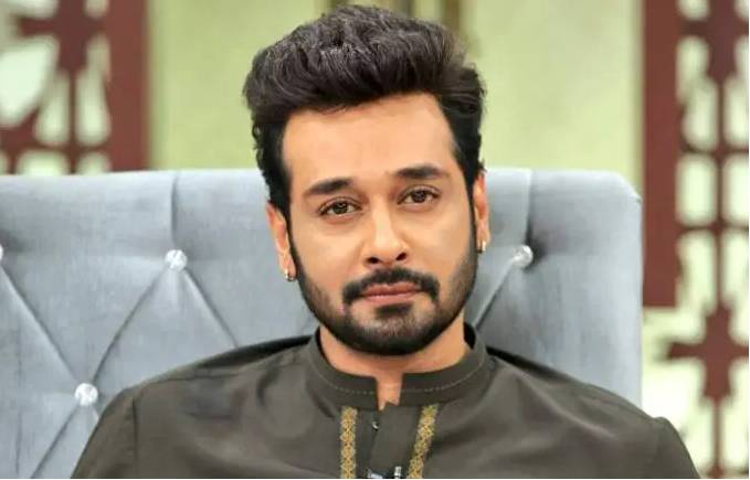 Faysal Quraishi flays age-shaming in dramas, calls critics ‘lotas’