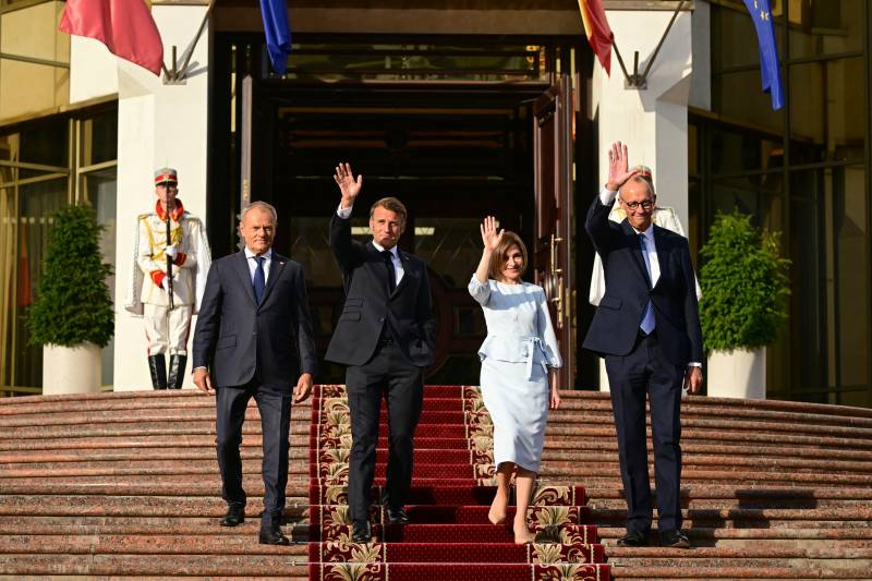 French, German, Polish leaders vow 'support' to Moldova in face of Russia