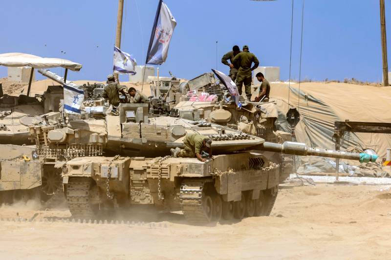 Israel ups pressure on Gaza City as Trump eyes post-war plan