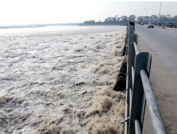 Next 48 hours quite crucial for River Ravi, says PDMA 