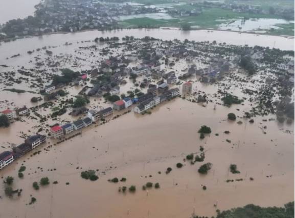 Several Sindh villages submerged as River Indus bursts its banks