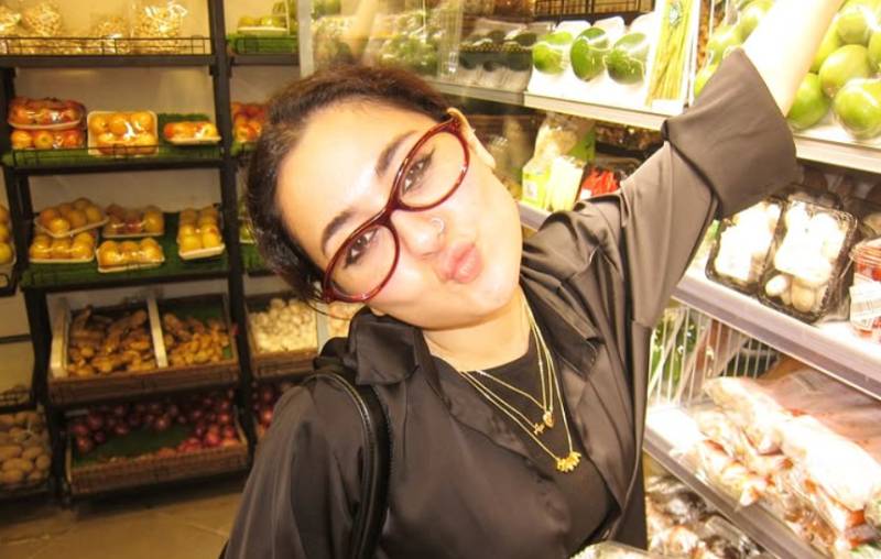 Hania Aamir slammed for ‘useless posts’ to dodge backlash over reckless bike stunt