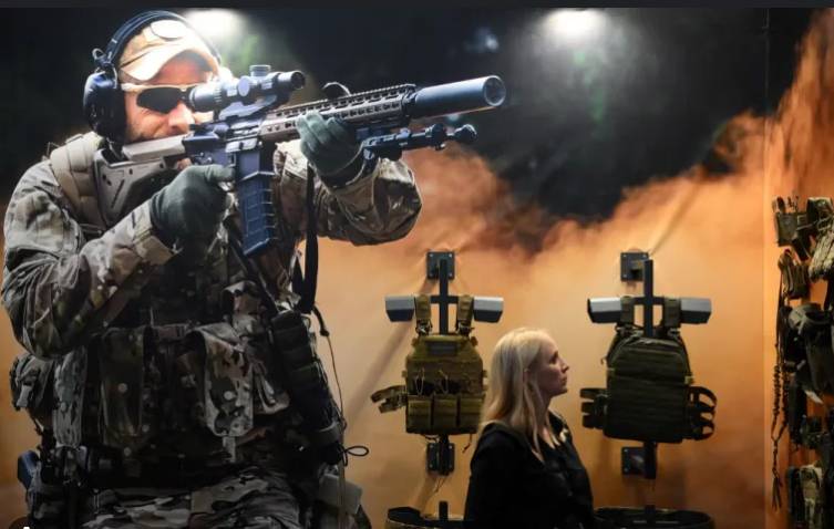 UK govt says Israeli officials not invited to London arms fair