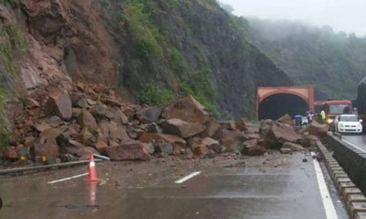 Landslide blocks Swat Expressway