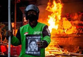 Indonesia protest blaze kills 3 as anger erupts over driver's death