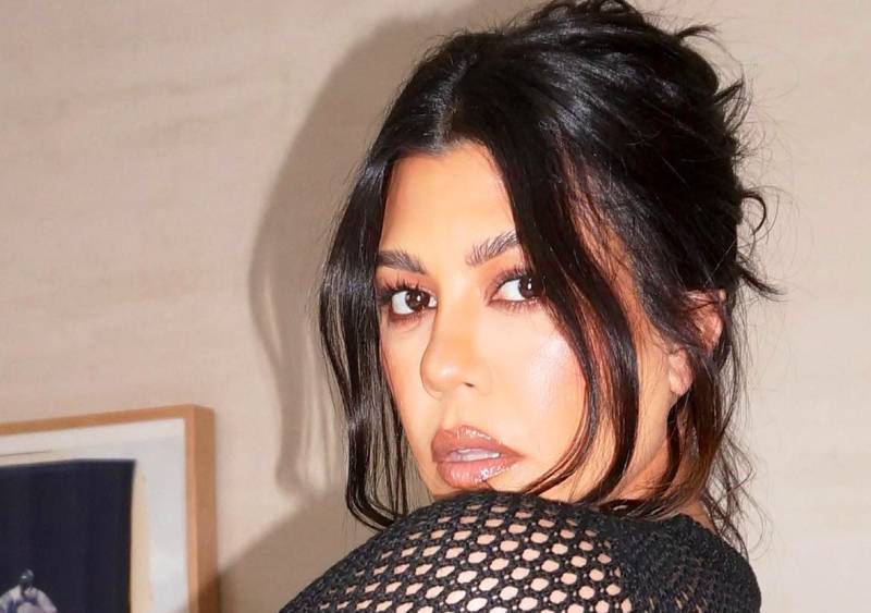 Kourtney Kardashian spotted on Miami beach with Travis Barker 