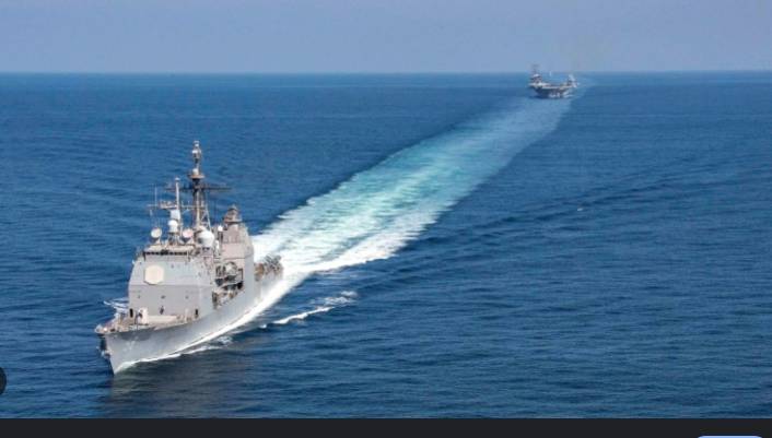 US warship enters Panama Canal, heading toward Caribbean