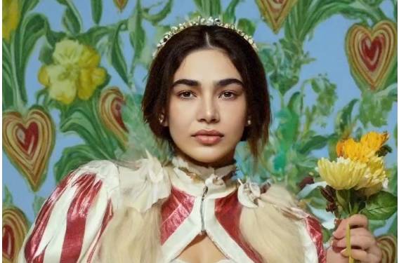 Saheefa Jabbar's quirky post sparks cheeky reactions