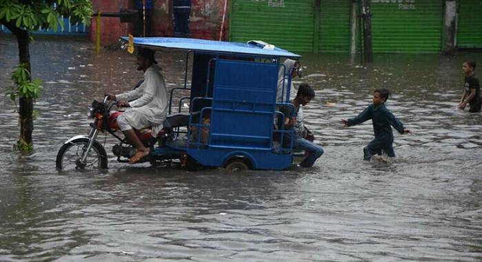 Stormy rain sinks Lahore, other Punjab cities