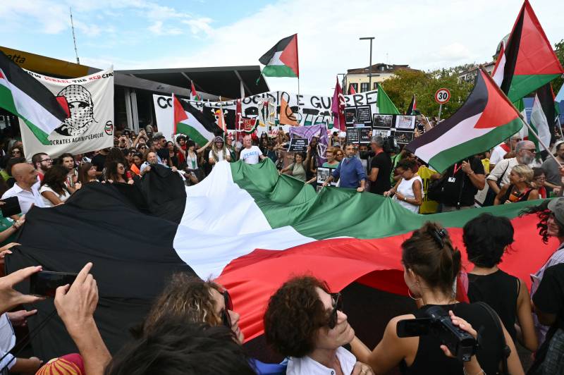 Thousands protest Israeli siege of Gaza near Venice Film Festival