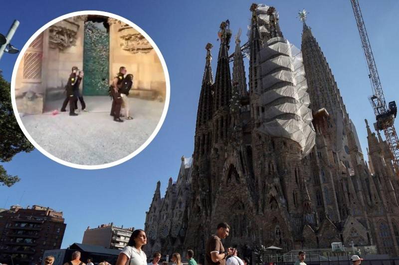 Activists throw paint on Barcelona's Sagrada Familia over Spain fires