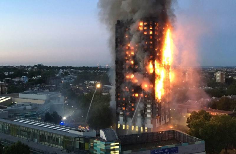 Fierce blaze engulfs Hindu centre, smoke towers over London city