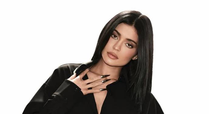 Kylie Jenner flaunts new Alo Yoga look after shutting down pregnancy rumours