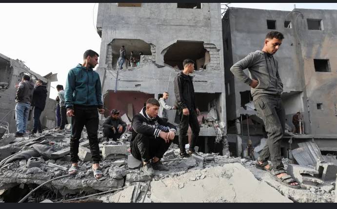 13 killed as Israeli forces target residences in Gaza
