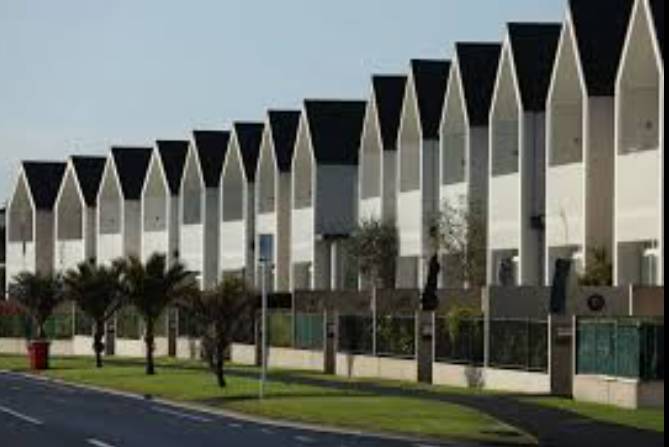 New Zealand relaxes rules on foreigners owning property