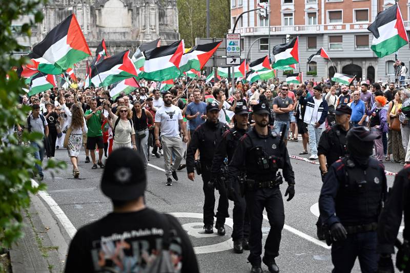 Pro-Palestinian protest forces Vuelta stage to be shortened