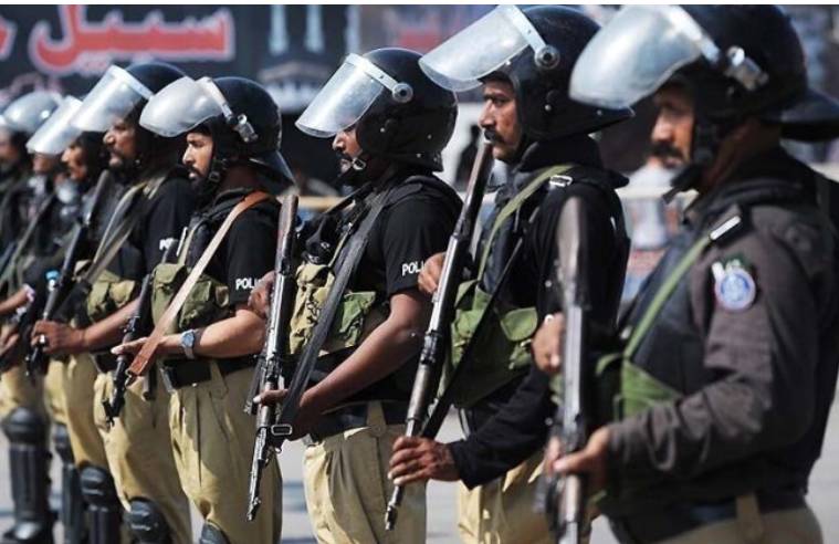 Khairpur SSP suspends 79 policemen after public complaints