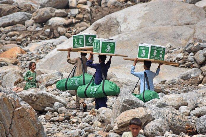 KSrelief kicks off relief distribution among KP’s flood-affected families