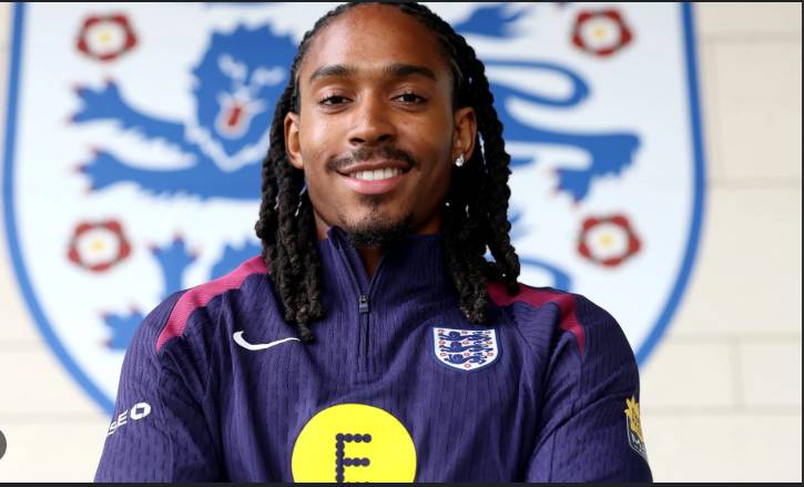 Spence on brink of history as first Muslim England player
