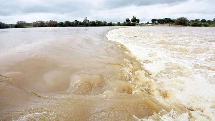 Flood situation persists in Punjab rivers, PDMA warns citizens to stay away